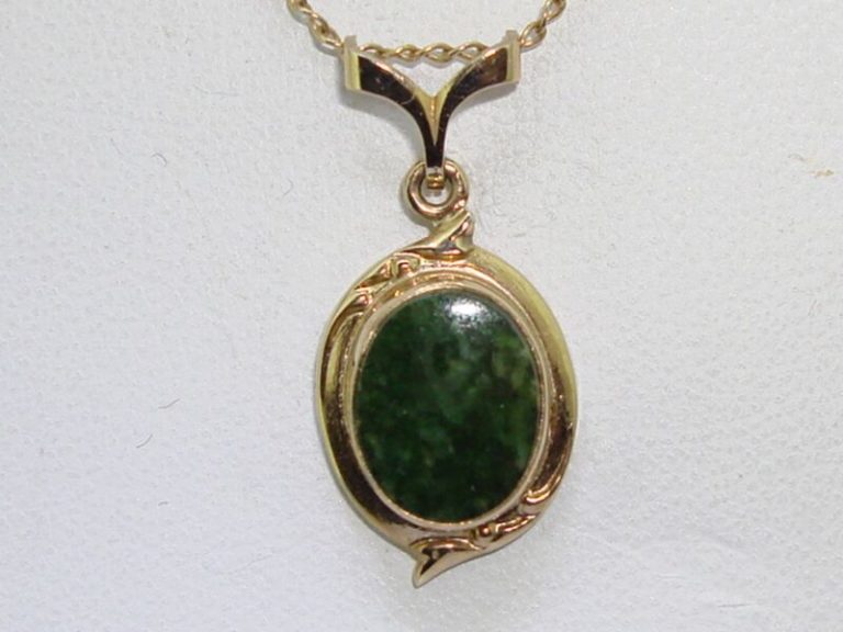 Vintage 1960s-70s gold filled jade pendant necklace with oval plaque