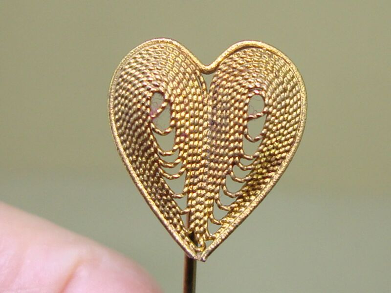 Vintage spun gold washed heart stick pin