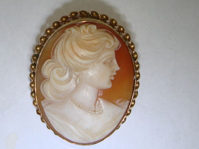 Vintage gold-filled carved shell cameo pin/pendant signed CC, 12K GF
