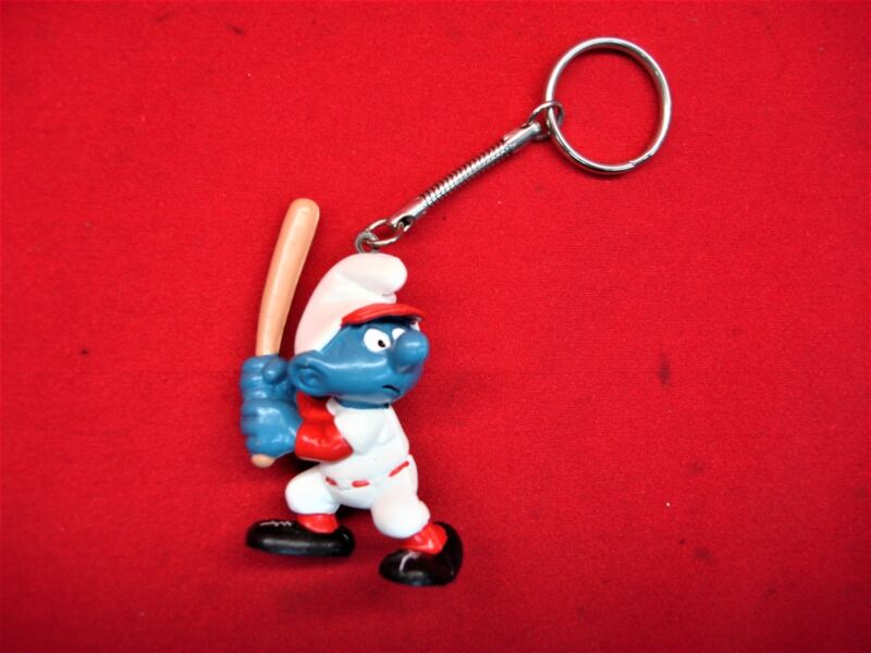 Vintage 1980s Sporty Smurf keychain, hand-painted and in excellent condition