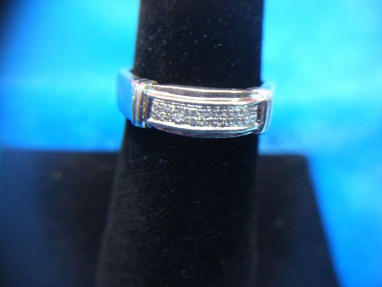Sterling Silver Cubic Zirconia Ring - Size 7