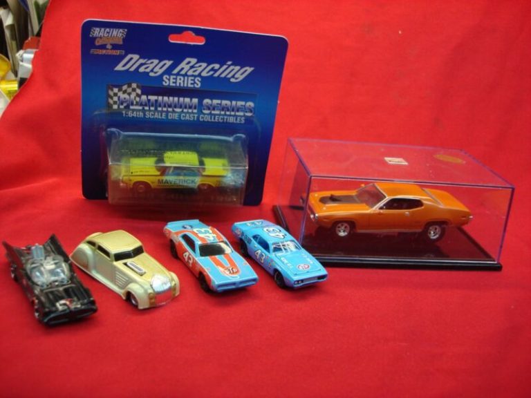 Vintage Diecast Car Lot of 6 – Johnny Lightning & Hot Wheels