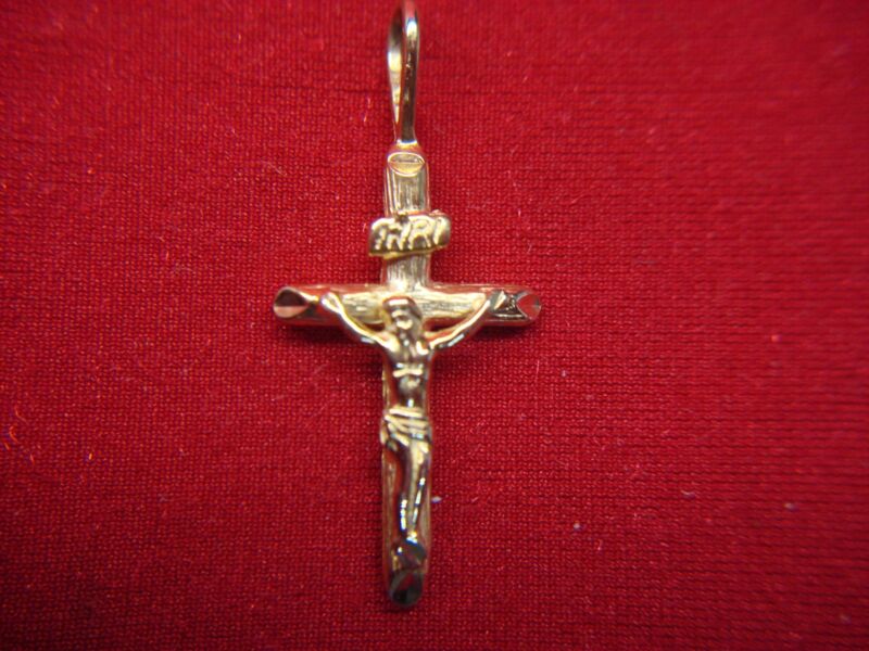 14K yellow gold crucifix pendant, pre-owned excellent condition