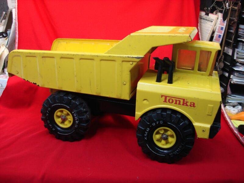 Vintage Tonka XMB-975 dump truck in excellent condition