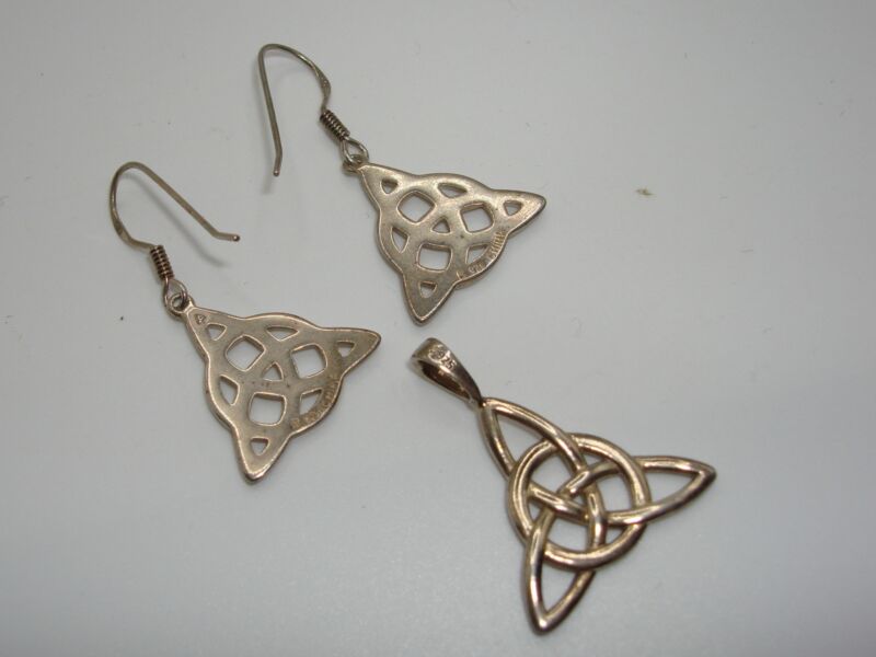 Vintage sterling silver Celtic Trinity knot earring and pendant set (925)