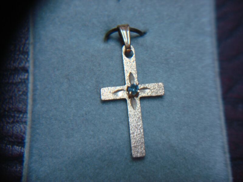 Vintage 14K yellow gold aqua birthstone cross pendant for March