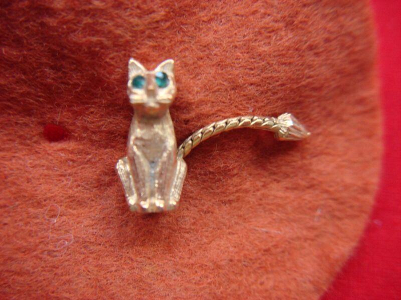 Vintage gold tone cat lapel pin with green eyes