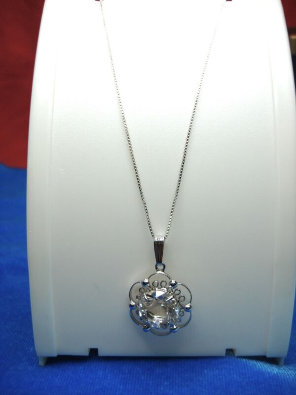 Vintage sterling silver pendant with a 10mm brilliant CZ stone and box chain