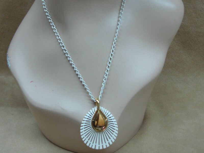 Vintage 1960s Mod White Enamel Filigree Pendant Necklace