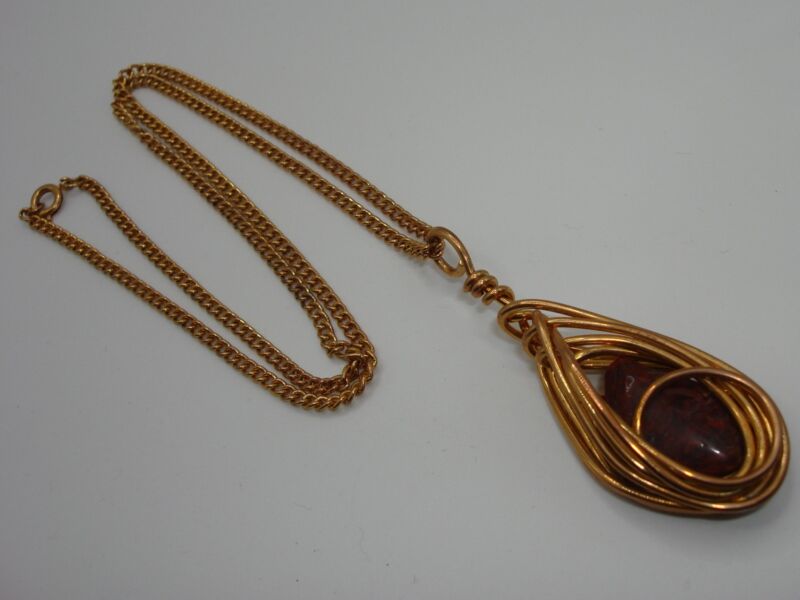 Vintage red jasper pendant necklace with gold-tone wire cage design