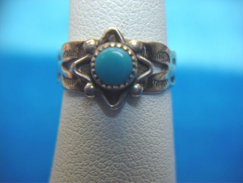 Vintage Pretty Bell Trading Co. Sterling Silver Turquoise Ring Size 4