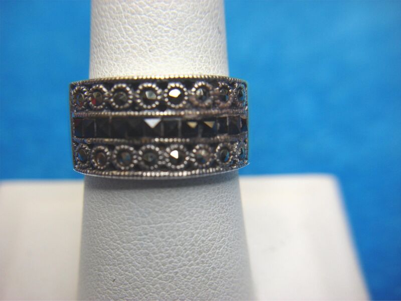 Sparkling marcasite and onyx sterling silver ring, size 8