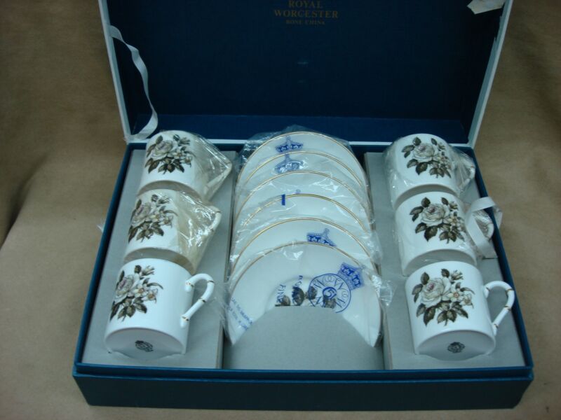 Vintage Royal Worcester White Rose Tourquay Bone China Tea Set (1958-61) - Original Box