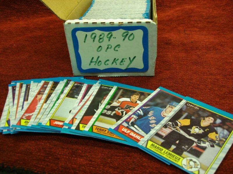 Complete set of 1989-90 O-Pee-Chee hockey cards featuring Wayne Gretzky, Mario Lemieux, and other stars