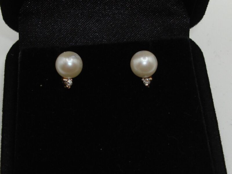 Elegant 14K gold cultured pearl and diamond accent earrings