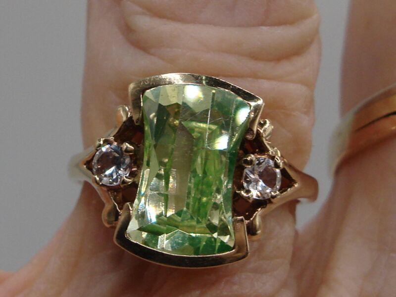 Vintage 10K Solid Gold Green Amethyst Ring (Size 7)