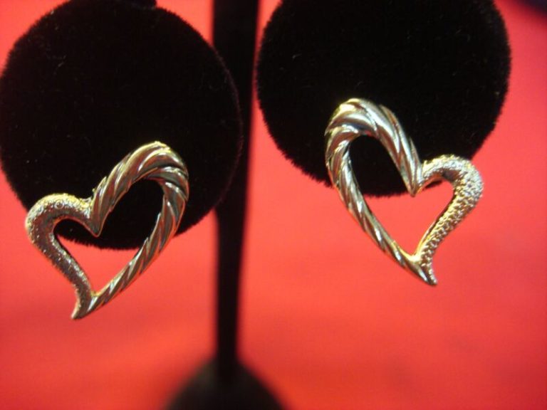 14K Yellow Gold Heart Stud Earrings