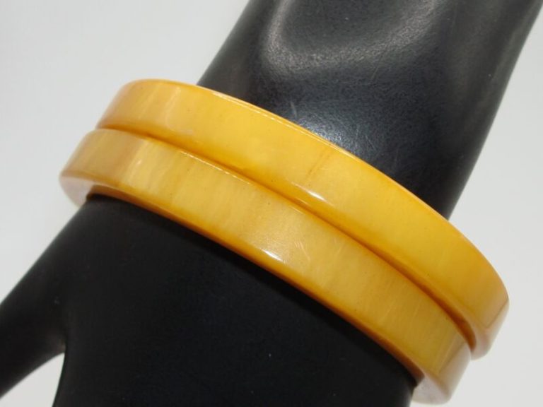 Vintage butterscotch bakelite bangle bracelets (pair)