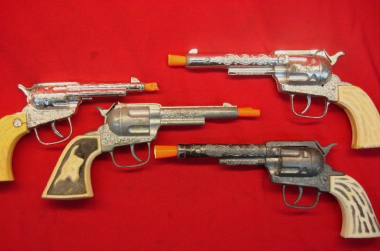 Vintage Diecast Cap Pistols Set (Pony Boy, Hubley) – 4-Piece Lot | Parts or Repair