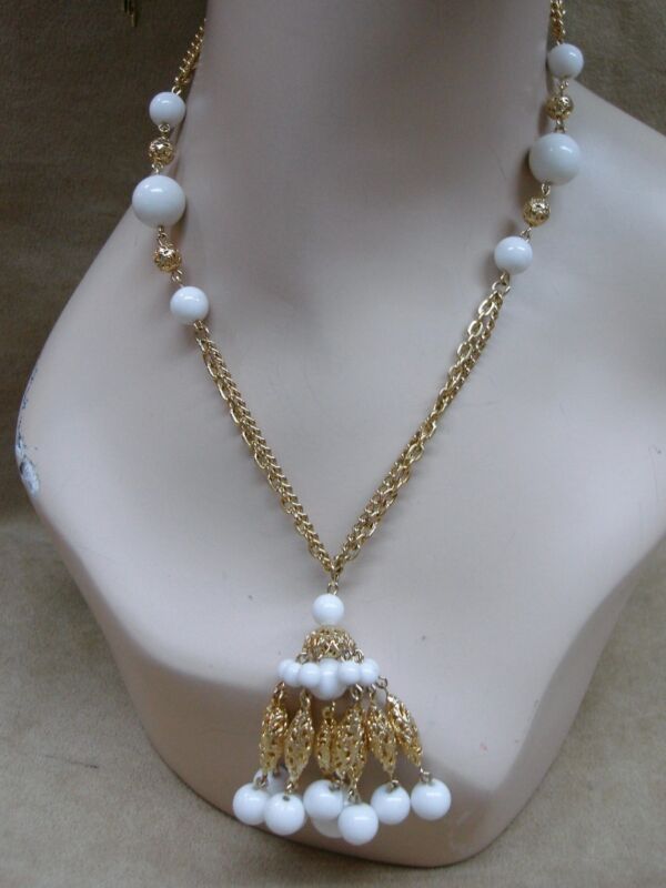 Vintage 1960s-70s gold tone filigree and lucite bead necklace