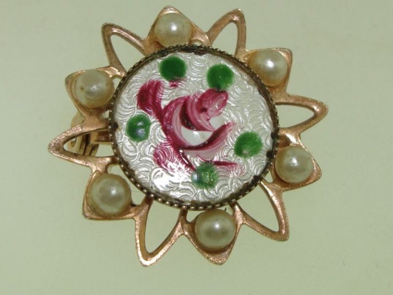 Vintage 1940s gold-tone guilloche enamel rose pin with faux pearls