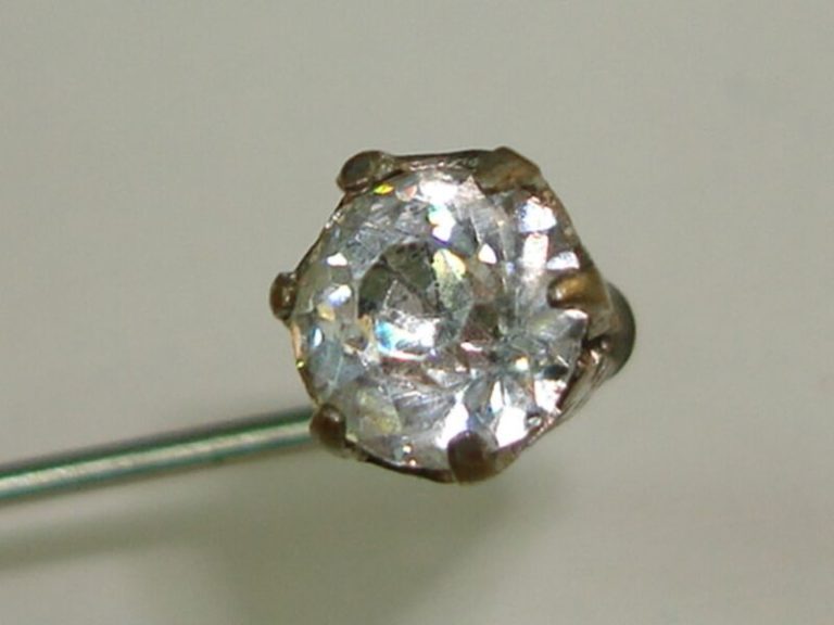 Victorian stick pin with a brilliant foiled stone crown setting