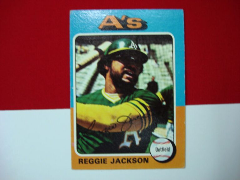 1975 Topps Reggie Jackson Oakland Athletics Baseball Card #300