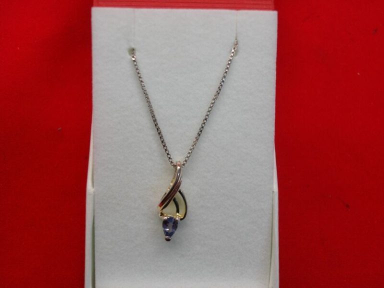 Stunning Sterling Silver Chain Necklace with Pear Tanzanite Pendant – Elegant & Pre-Owned