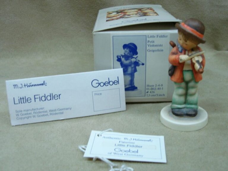 Vintage Hummel Figurine 'Little Fiddler' (HUM #2-4/0), 1984