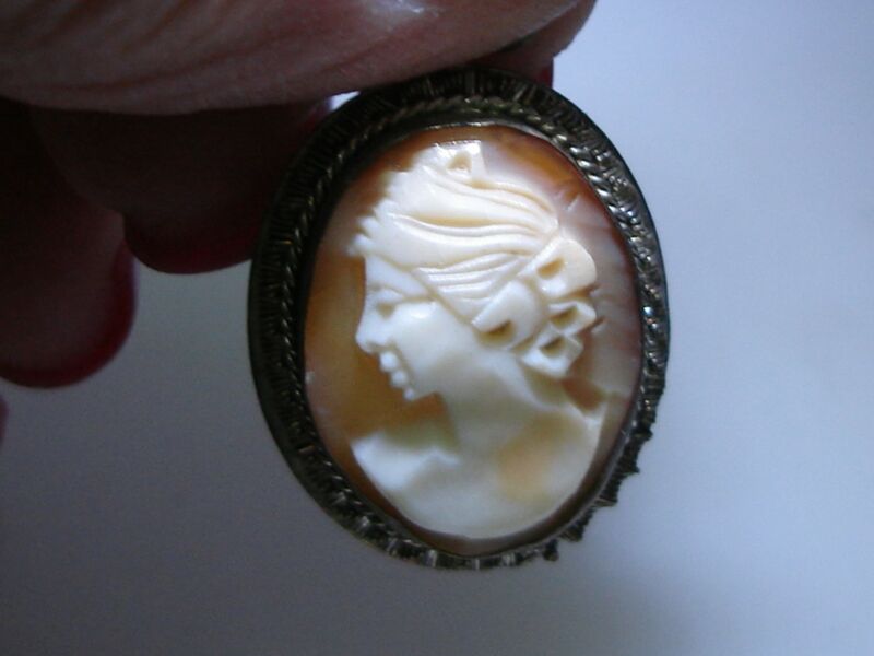 Victorian 800 Silver Cameo Pin/Pendant - Carved Shell Lady