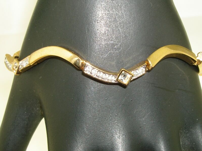 Gold-plated bracelet with Swarovski crystals