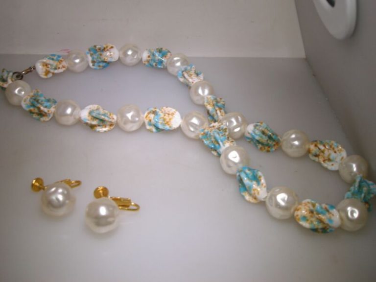 Vintage 1960s Art Glass & Pearl Necklace & Earrings Set - Aqua & Amber Splatter