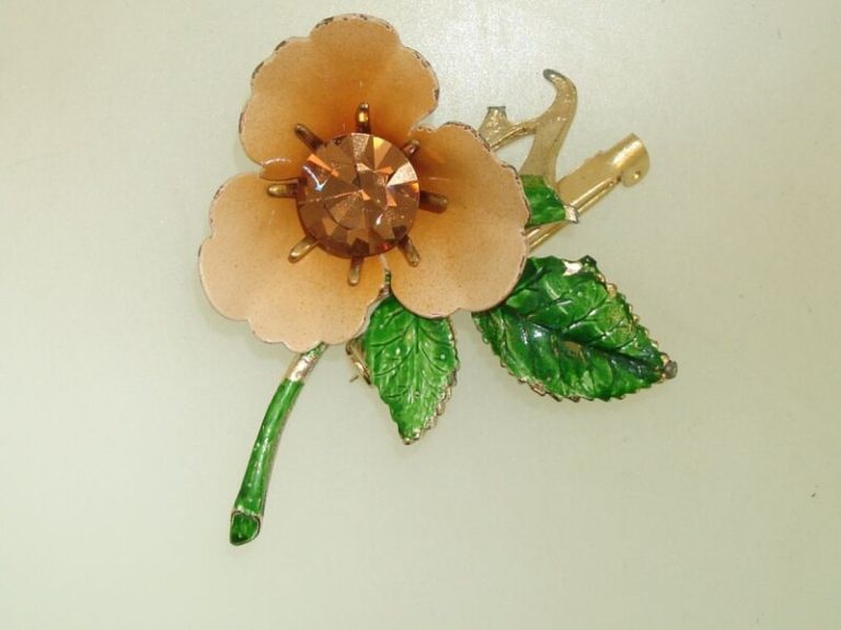 Vintage 1950s Enamel & Rhinestone Flower Pin