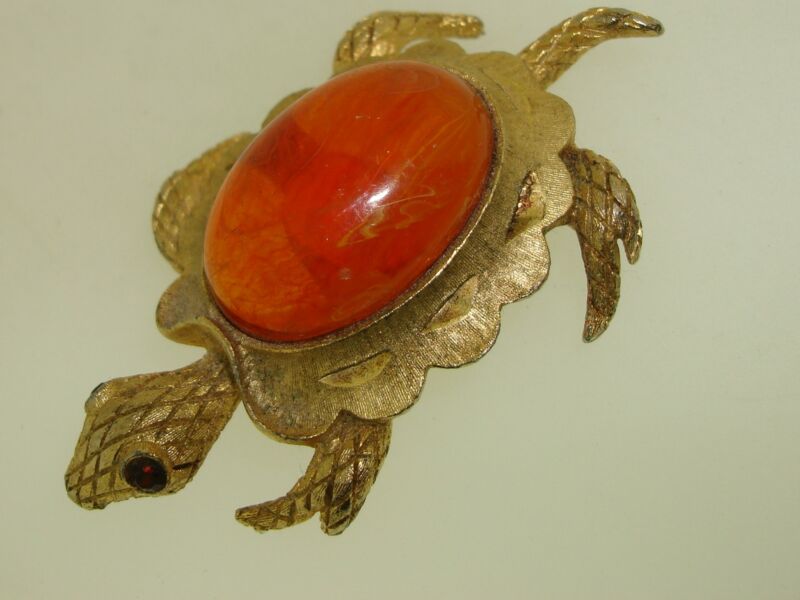 Vintage 1970s Mademoiselle lucite turtle pin