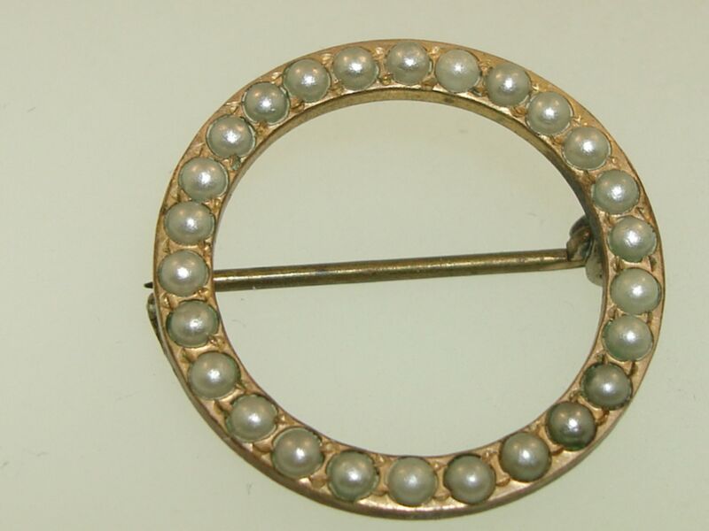 Vintage Art Deco Gold Top Seed Pearl Circle Pin