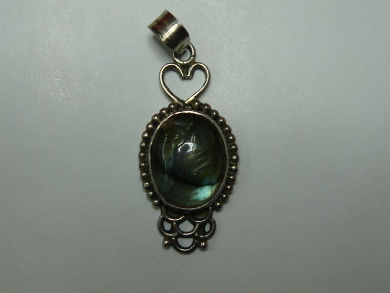 Sterling silver labradorite pendant with iridescent gemstone