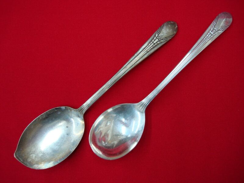 Vintage Wm. Rogers 'Inheritance' Silver Plate Sugar Spoon & Jelly Server (1941)
