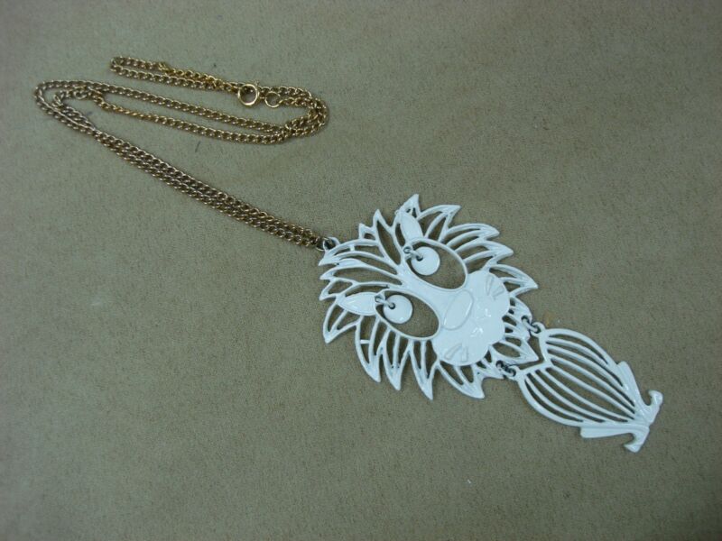 Vintage 1970s white enamel lion pendant necklace with dangling eyes