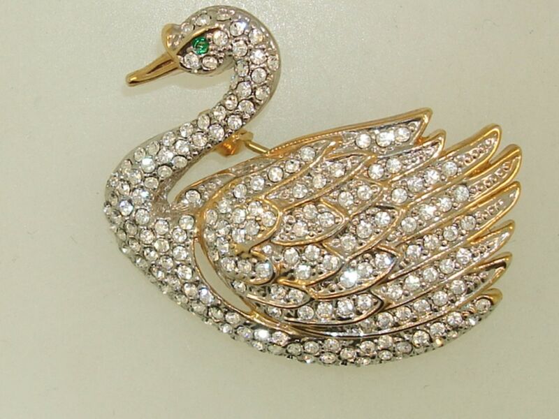 Vintage gold-tone swan pin with sparkling foiled rhinestones