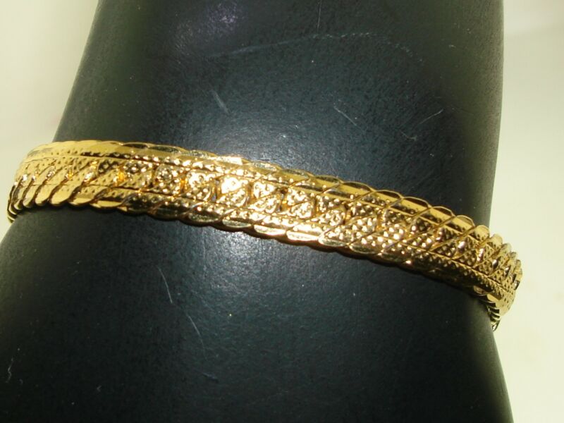 Vintage Napier gold tone textured bracelet, 7 inches