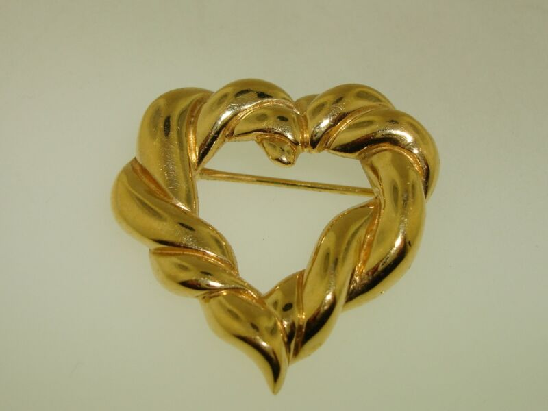 Vintage Crown Trifari gold-tone braided heart pin