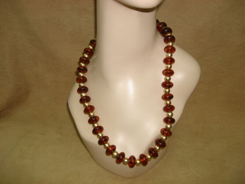 Vintage 1960s amber lucite and gold bead necklace