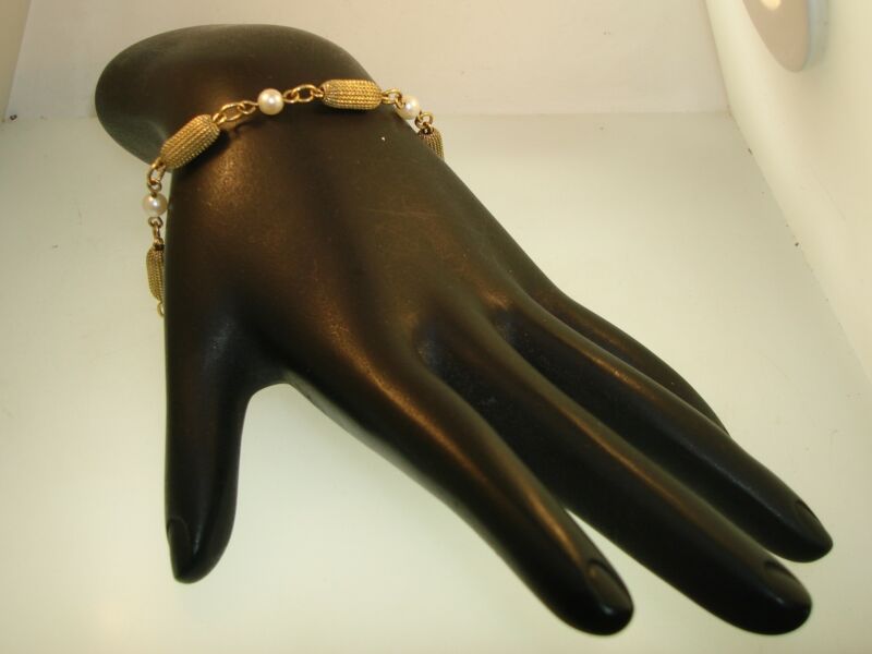 Vintage 1960s Tru-Kay gold filled pearl bracelet