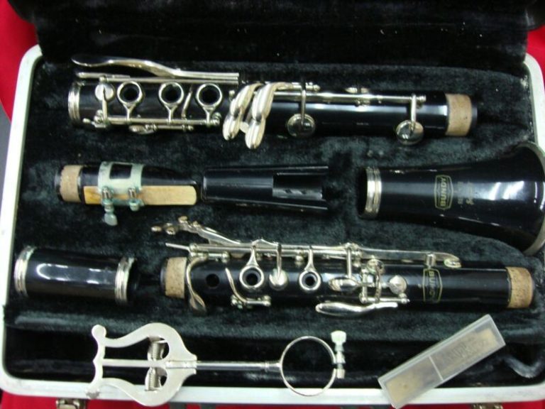 Vintage Bundy/Selmer Resonite Clarinet with Case - Good Condition