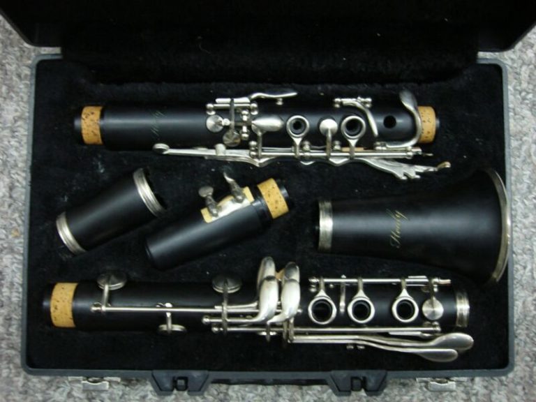 Vintage Healy HTCL #708450 Clarinet in Excellent Condition with Case