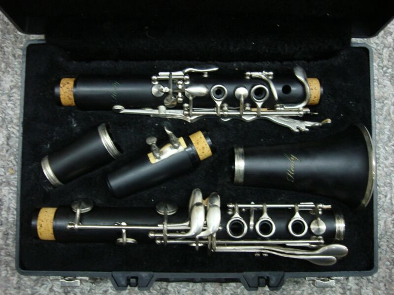 Vintage Healy HTCL #708450 Clarinet in Excellent Condition with Case
