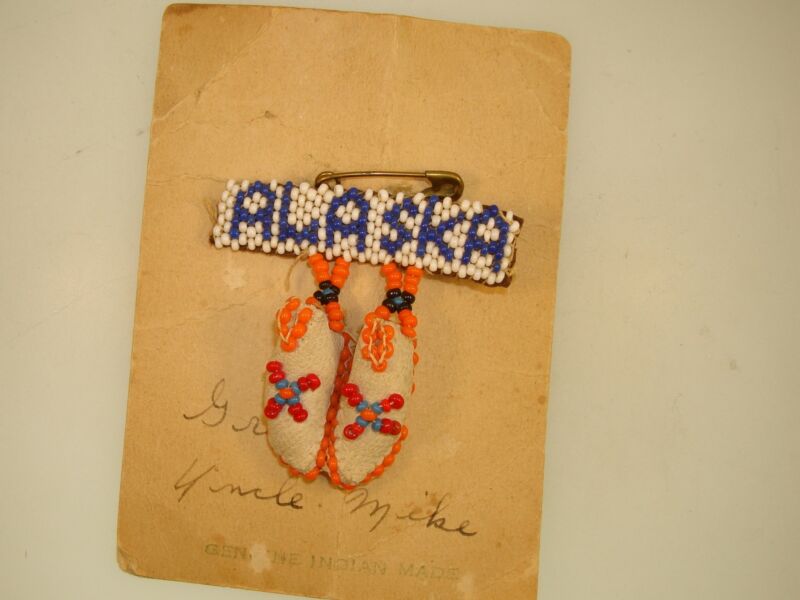 Vintage 1940s-50s Alaska Native beaded moccasin souvenir pin on original card