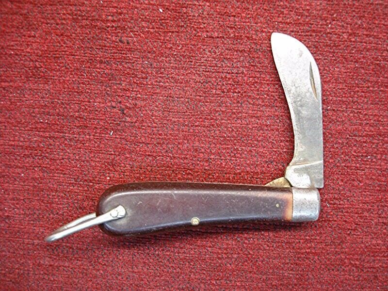 Vintage Camillus pruning knife, serviceable and ready to work.