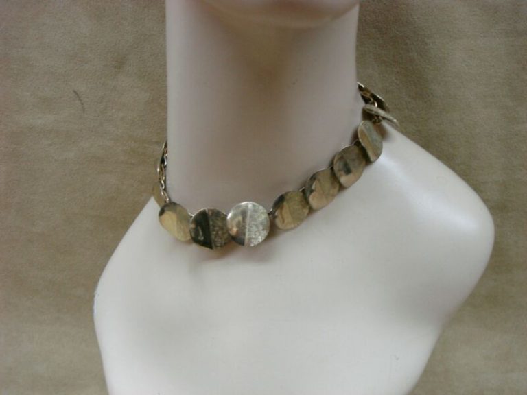 Vintage 1960s gold-tone disc choker necklace