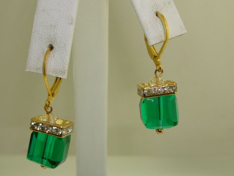 Emerald green and rhinestone pierced earrings